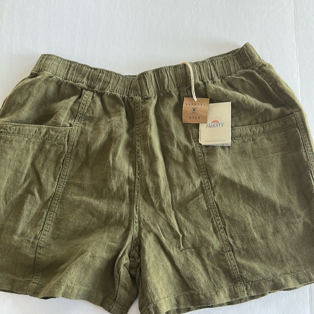 Faherty Olive Shorts NWT, Size Medium